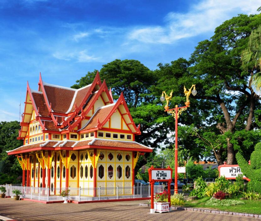 De 7 bedste udflugter i Hua Hin – Din Guide til Oplevelser i 2025 Huahin_railway