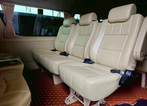 Minivan Thailand interior (2)