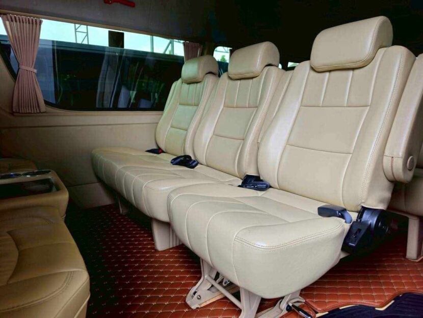 Minivan Thailand interior (2)